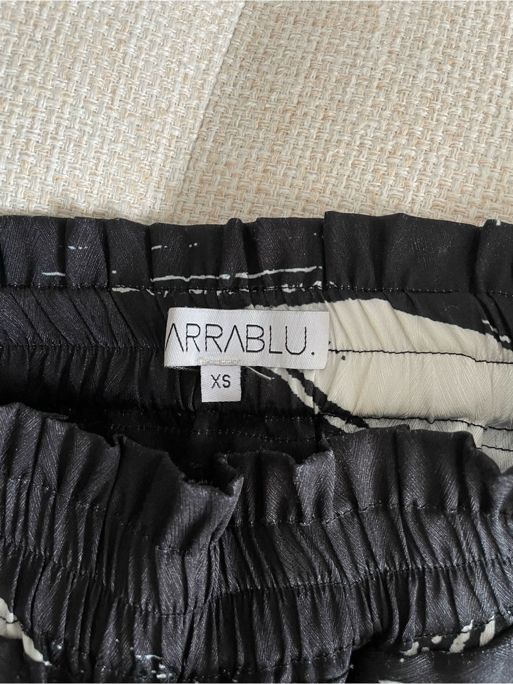 DIARRABLU Leer Suto Print Elasticized High Rise Waist Palazzo Pant Black White - Picture 3 of 10